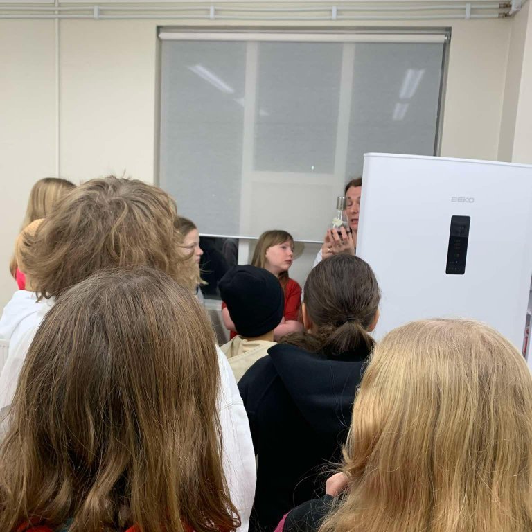 33eb7d48-1790-4ded-8a38-498bbc9ad532