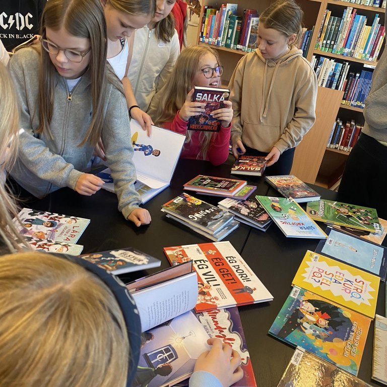 387512539_2120224354979979_5035510305821068887_n