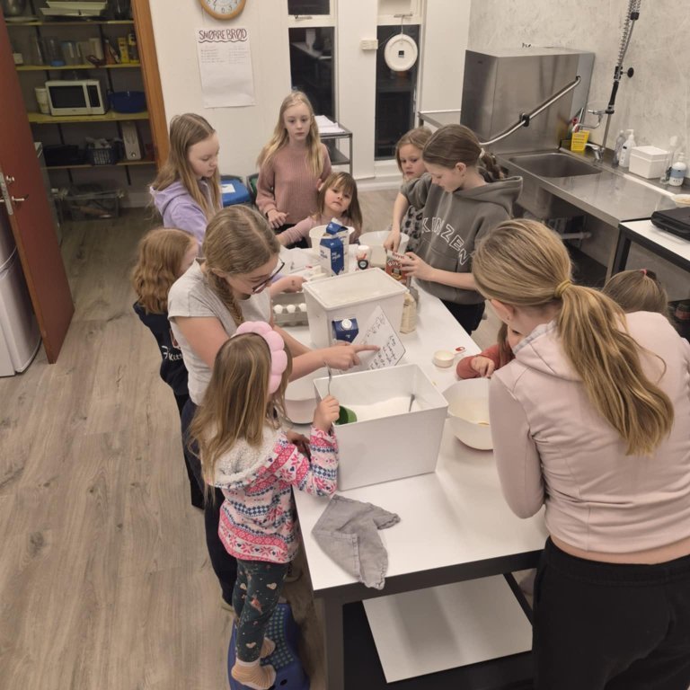 42b85505-c7bf-40aa-9df9-f07c46702526