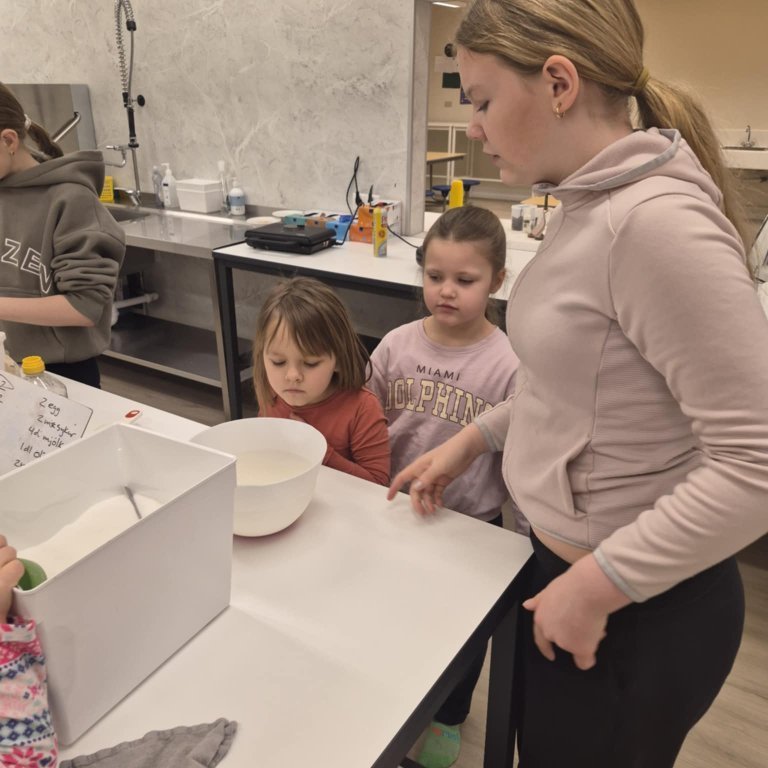 d5804a4b-cd57-48b6-b885-19c6313e136d