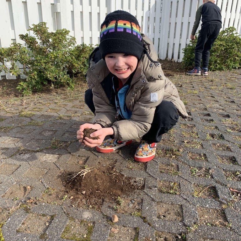 d21505b9-fca6-49be-acaa-934ea1c0c7ba