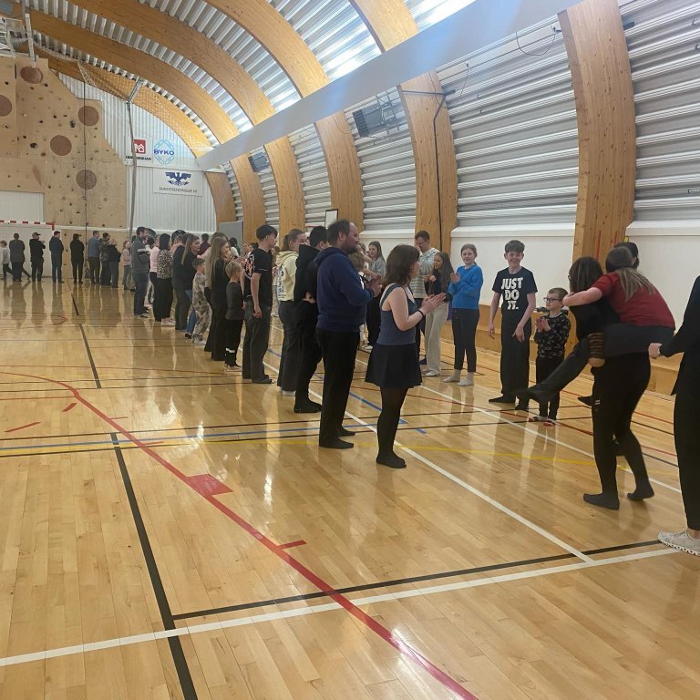 attxzf473vnrzn9x7tejyrim2oyggqllky0fymsykq__bw-2