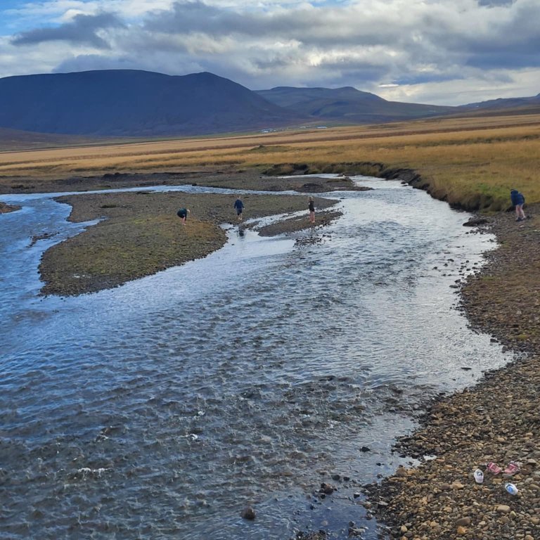 04eeb4ae-71ac-4945-9e3d-457d7b7717a4