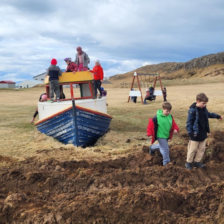 90994ee5-4941-4f1b-95dd-a84685d953f3