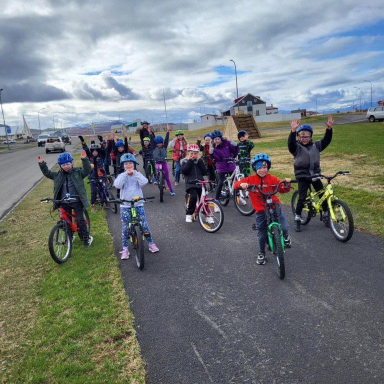 b63ca951-f7b3-469c-ba77-393a33a8e85f