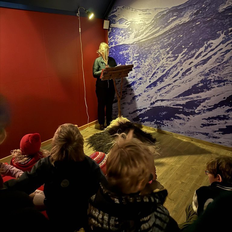 d7ebea19-79a6-4b2b-afab-8f20bdf8e97a