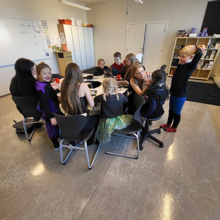 377269987_328384646553860_8869880642635346714_n