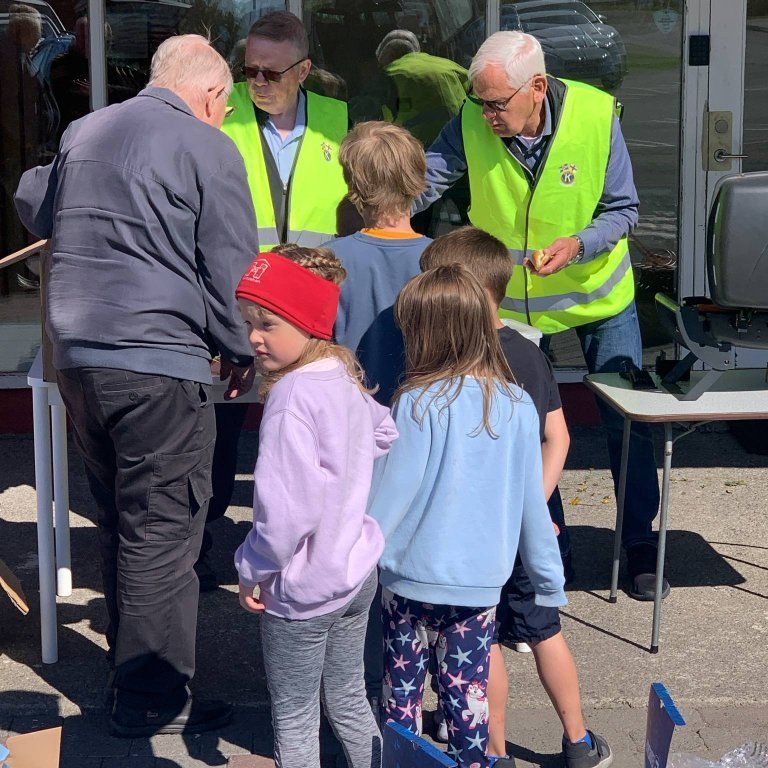 73fb7692-f184-429f-bf0b-ac1d08748582