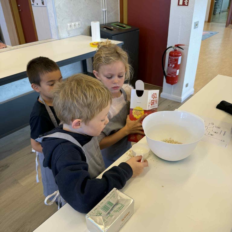 04bf4eb8-bffc-4943-9908-ebd3708e4d6d