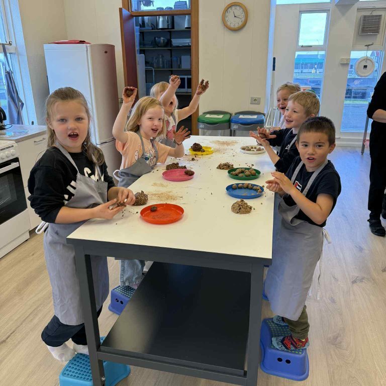 6b9e13f9-6988-47db-bfdf-b65f5d3055a8