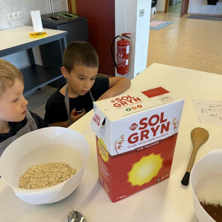 8218c384-50d5-4cea-9409-03e628124e77