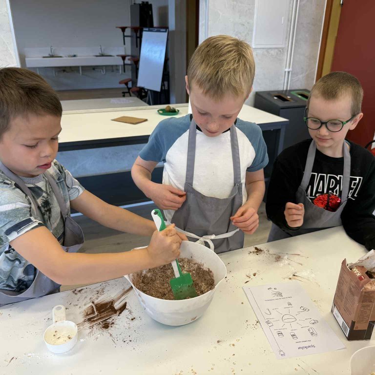 afaa0ed8-f324-4202-bf41-91fca28d7e77