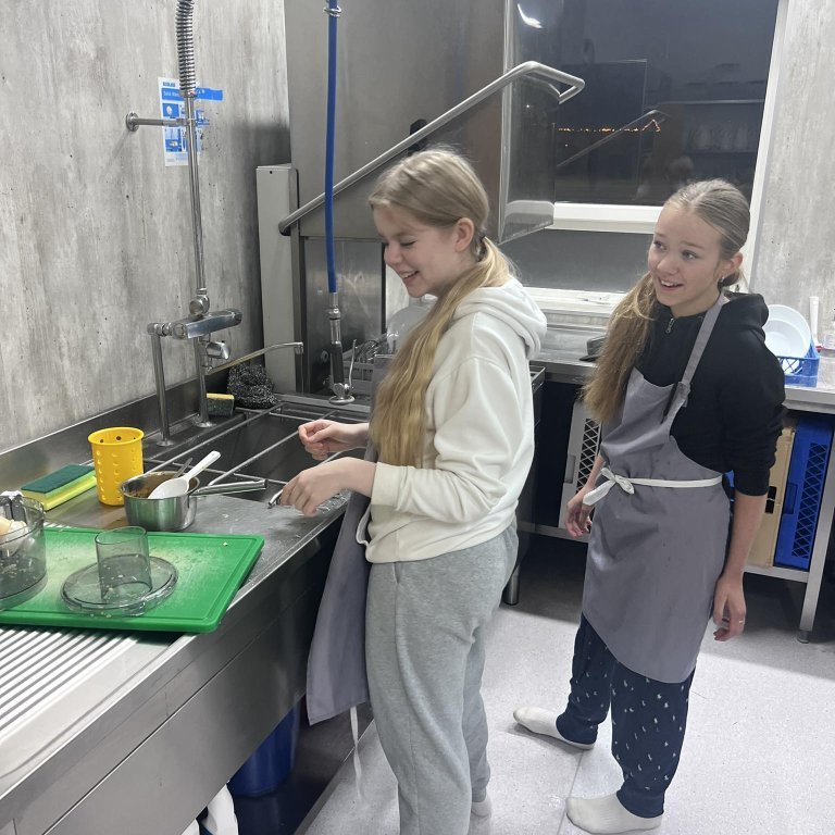 394153687_223036270814141_2827229791893978905_n