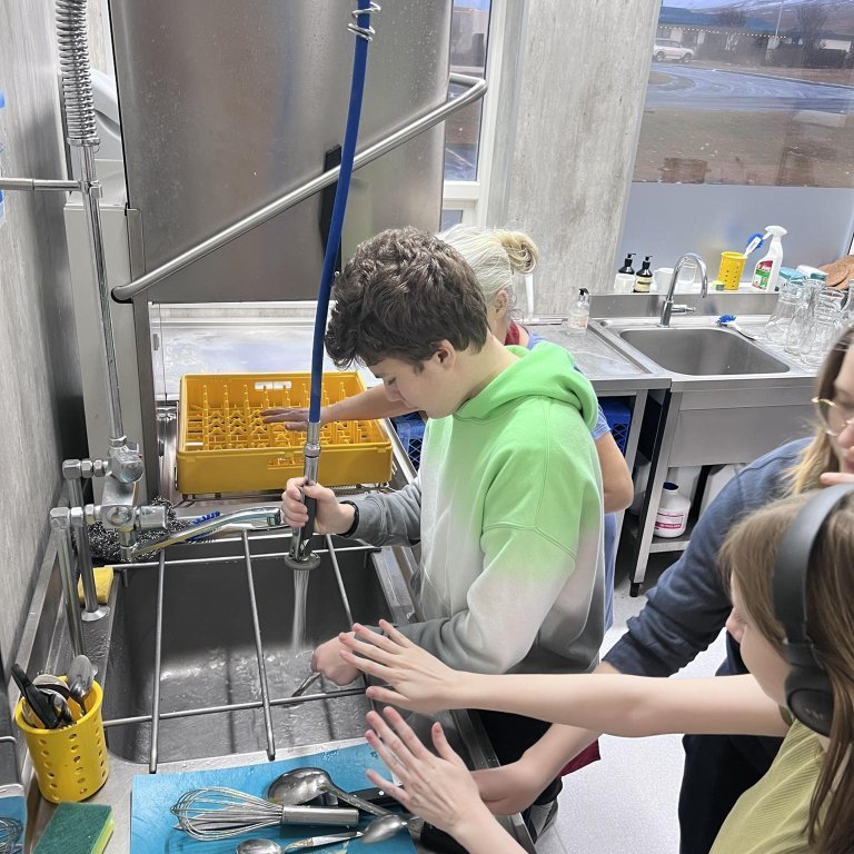 403779411_727152312777414_5795958662950600117_n