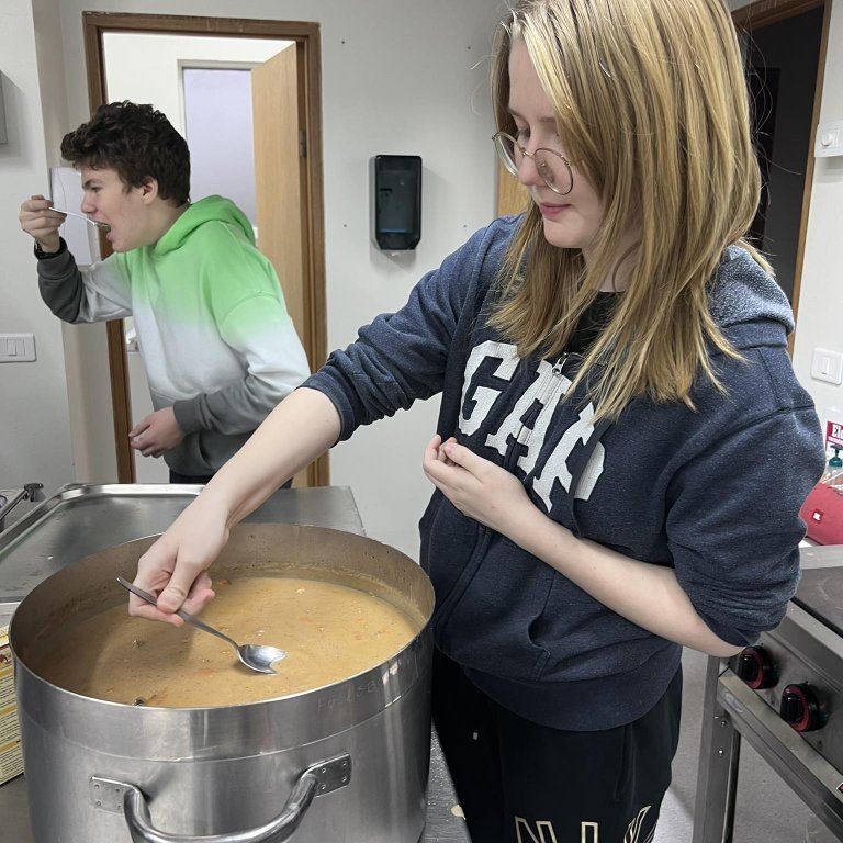 404052906_677493171142255_7116690845332735825_n