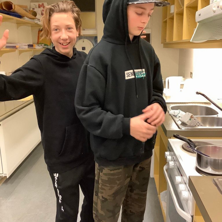 260565500_187359976936641_701492457338218047_n