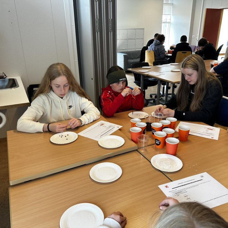 346111158_1271881747015144_1341245562732329087_n