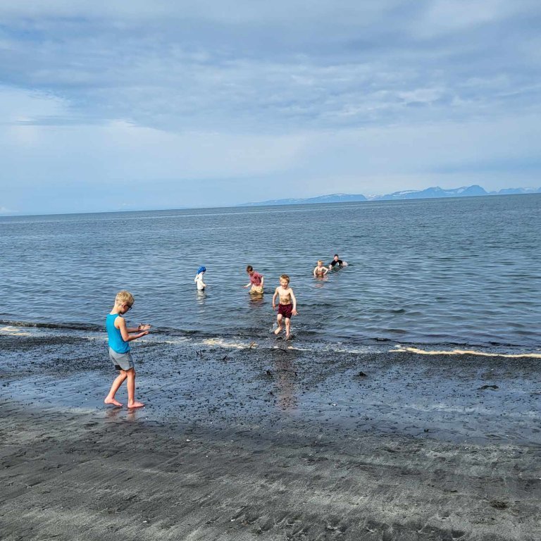 f6c9df33-2b1f-4f76-88d5-5e53f100a281