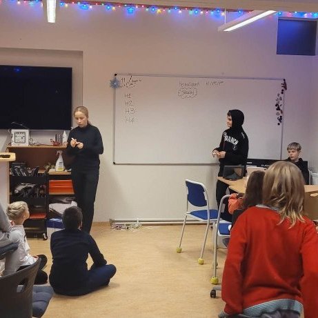 318766182_954396242205180_97233592493057974_n