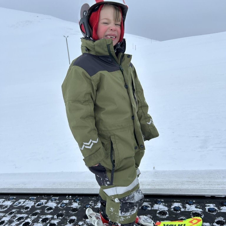 e05cb426-e0fd-4619-9ebf-93aca77ad026