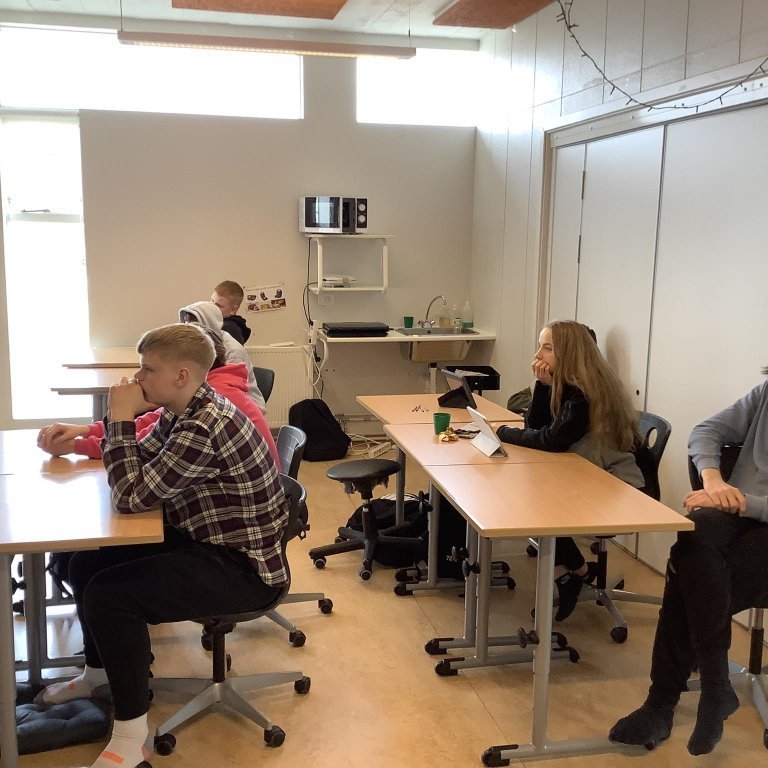 339761005_2105109886517136_2275104107604752381_n