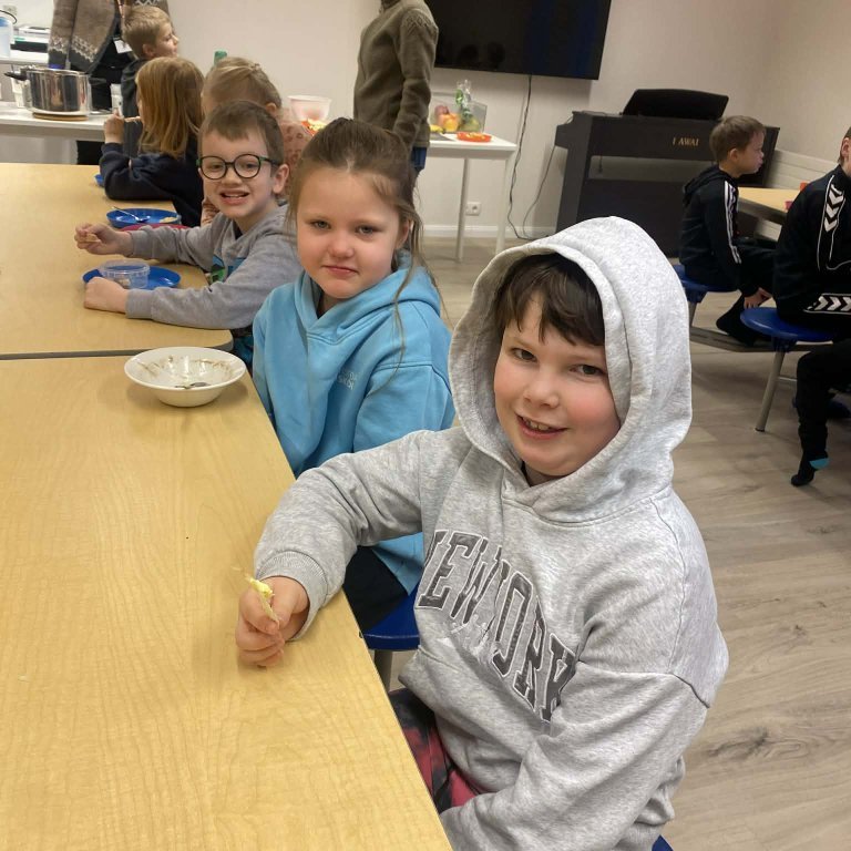 cec509dc-ef7f-4fe2-ac0a-5a7aa244e587