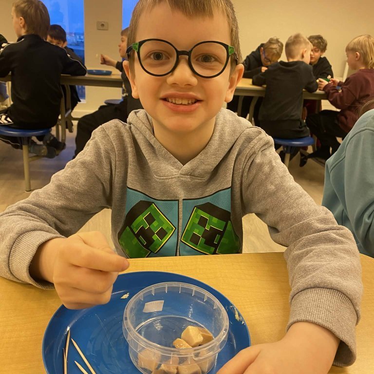 f053439d-8d0c-41cc-aa14-e3ac6a3808c3