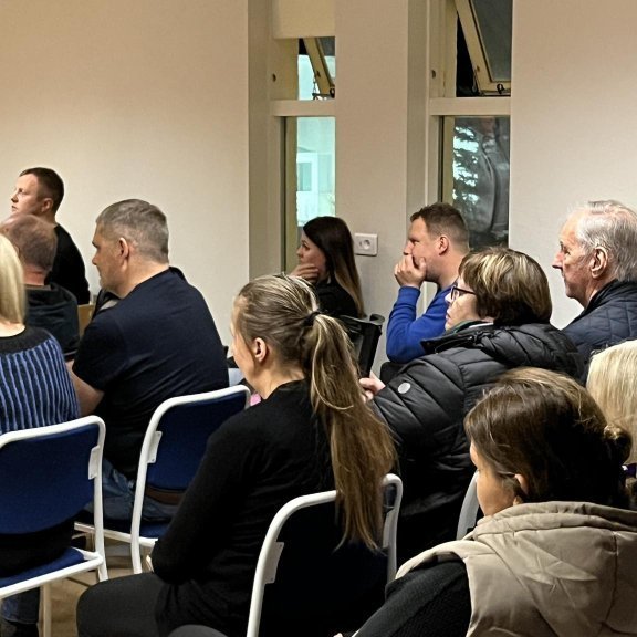 399992503_359874739900604_6762305869747402483_n-1