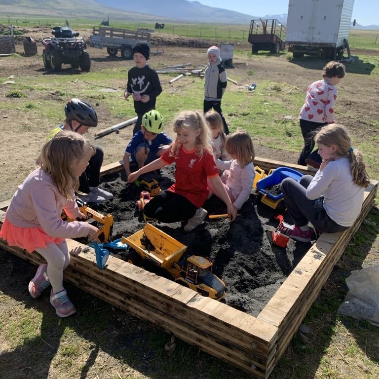 e2cc68c3-e800-4252-8e39-059de08331c3-1