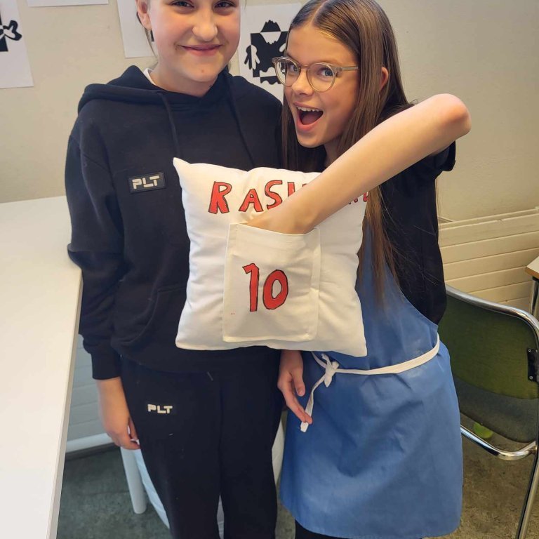 d6f88fa2-37df-49a7-be49-22733eb30348