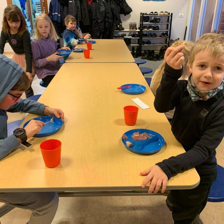 0d963f4b-13cb-4990-8183-b2a9ae274795