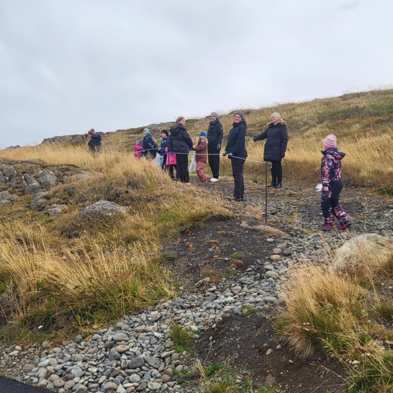 dd8b7e77-7562-471f-a3f2-40bc904f8392