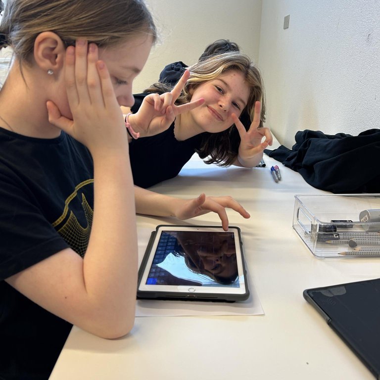 697856ef-f75d-4c9b-bc05-d20d5fe71f23