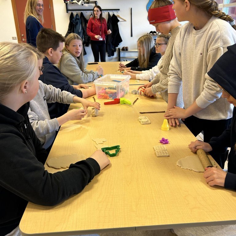 c7f48ad8-87b4-4d25-843c-ff8207e27aa6