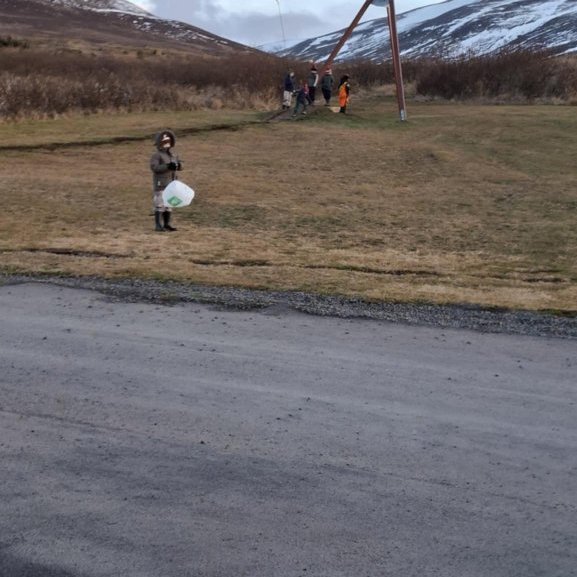 4275b9d6-3a3d-4940-9a84-528c00a8012e