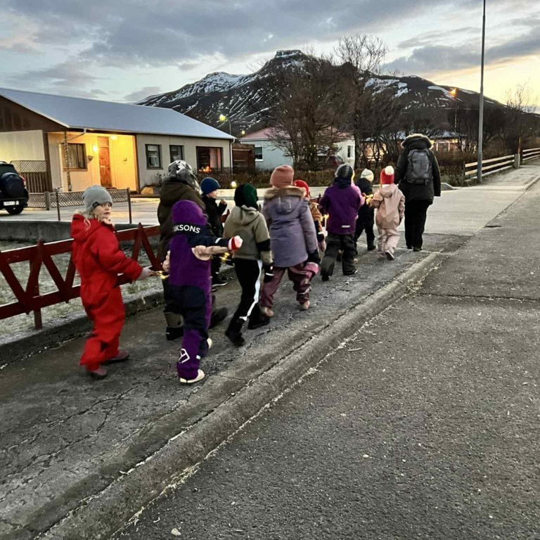 e7b05067-177c-4d44-9bcd-637eae7e1f96