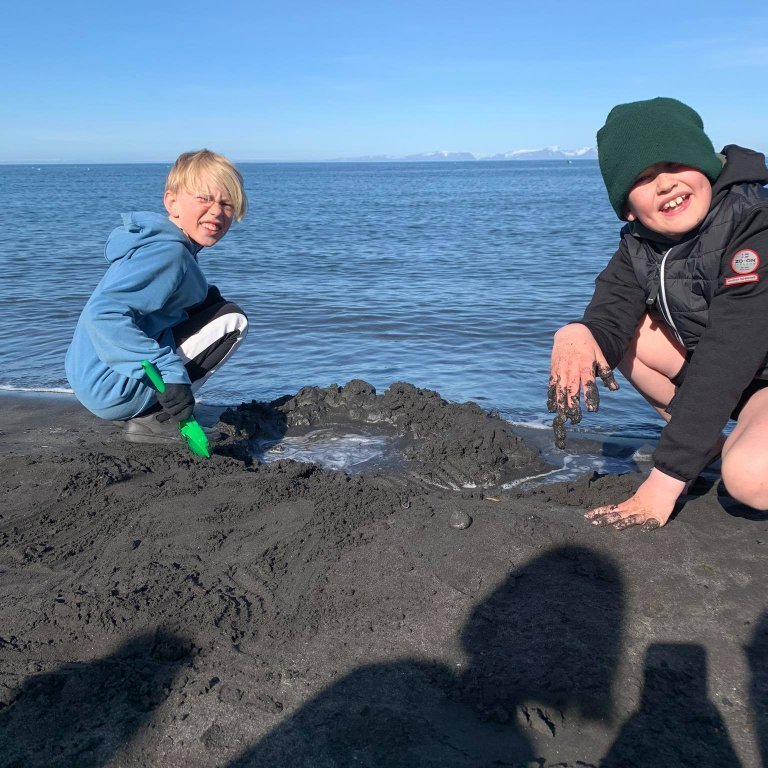 190193584_405555420433331_5366225394907601906_n