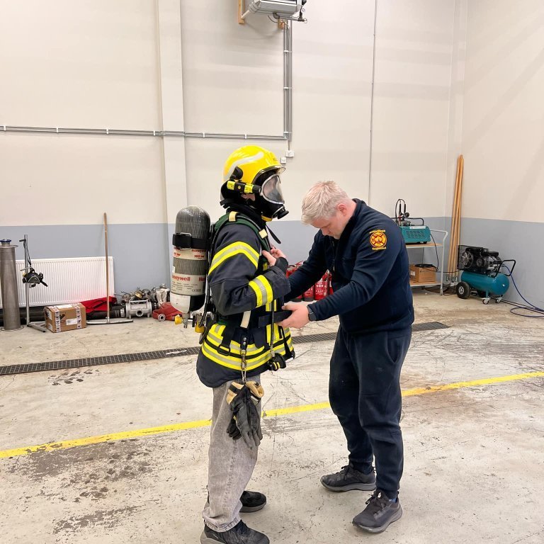 4c26bf06-b0df-4054-b452-8850f37c1a86