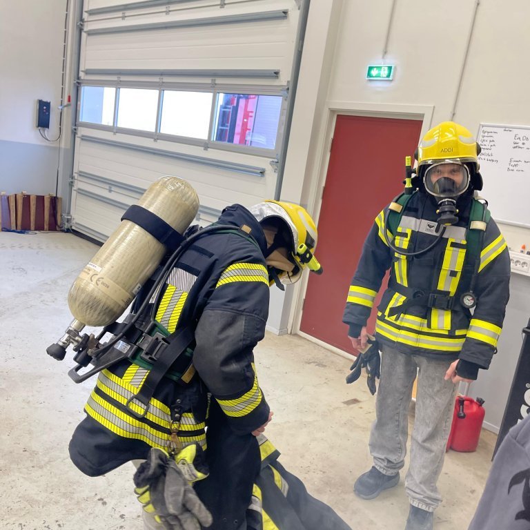 55b42906-e3a7-44c6-95a0-892b658dc33a