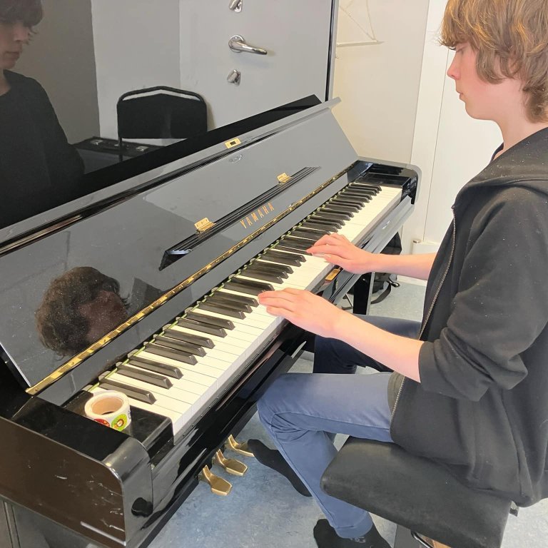 d765bbc7-5825-45c2-bf56-545d3f93196f