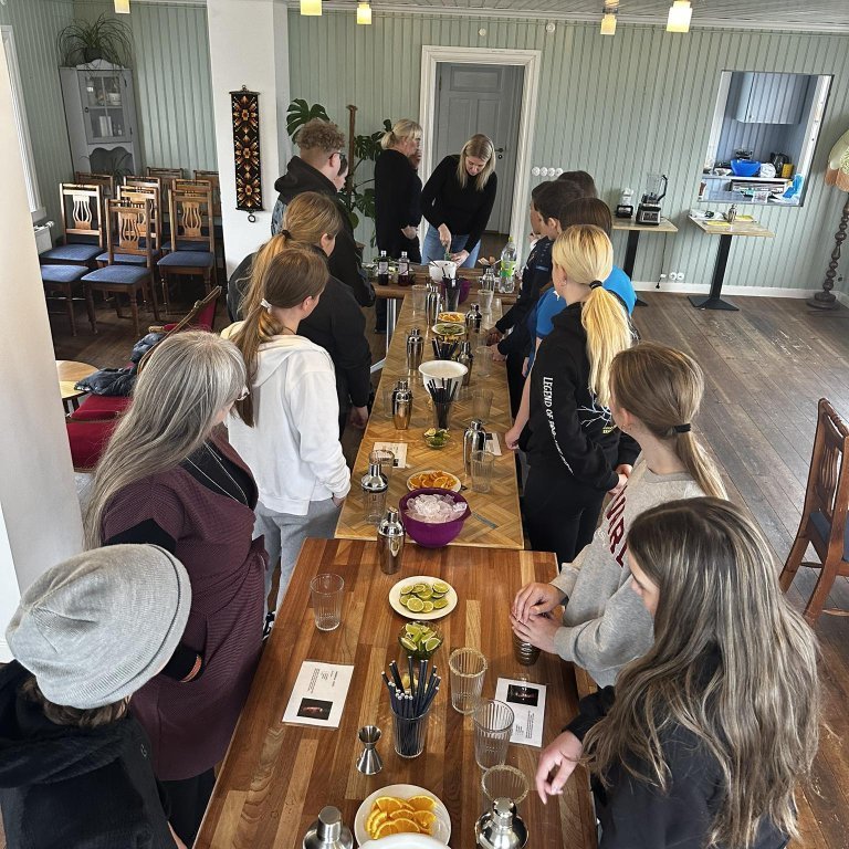 394010404_1490033341783542_6309902361073024518_n