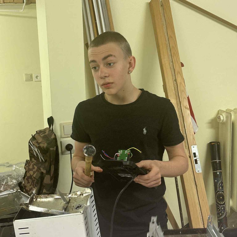 5cd422a6-5756-42bd-a575-c38df9d055d8-1