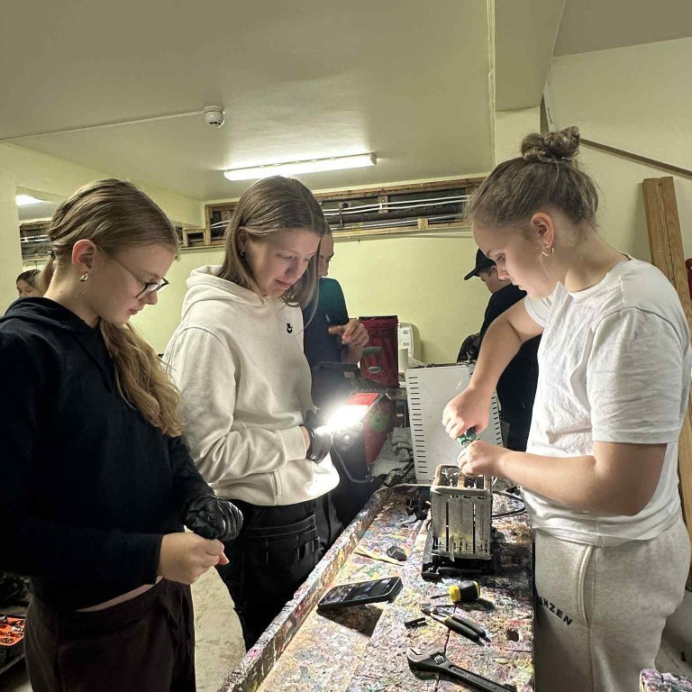 675cb84d-fd8d-42b9-994b-fb35c0639ca2