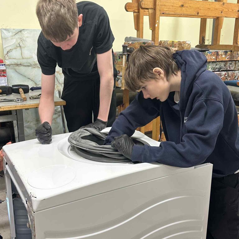 a0fbf6c9-cfaf-4c18-92fc-0222f30dc2ed