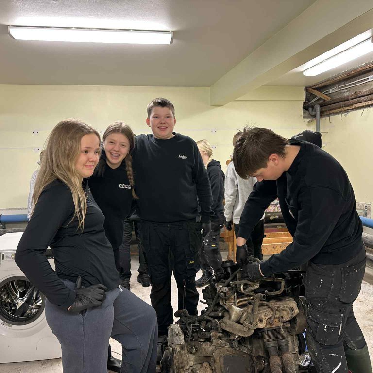 d2fb969a-4a07-4cc4-8589-8b29a73854e5