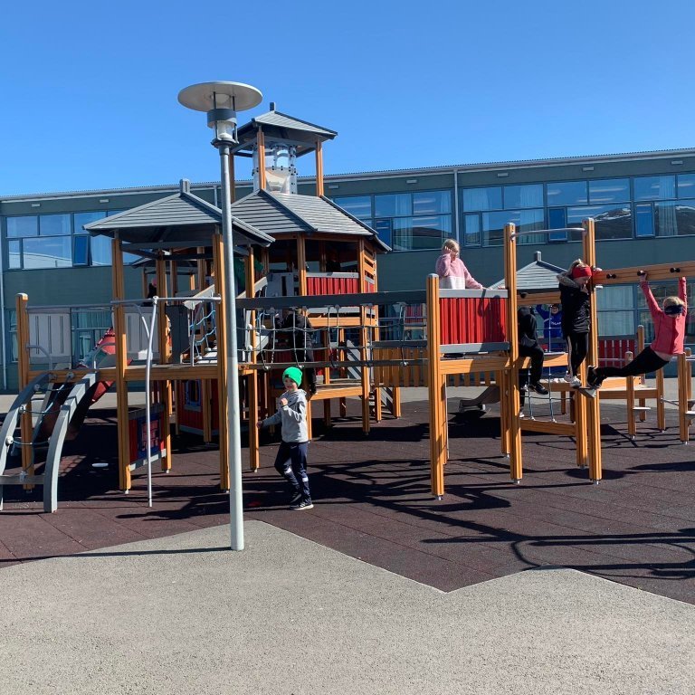 280262060_677127350254546_8059047781705464862_n