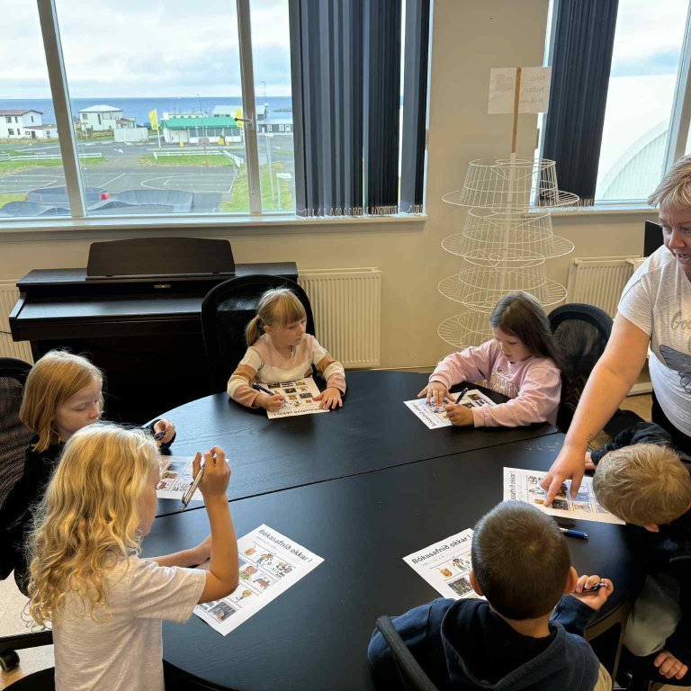 c93b7c4f-d591-4890-b7aa-2a2784d1eff8