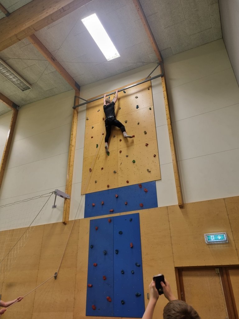 Föstudagur aftur og einu sinni enn :)