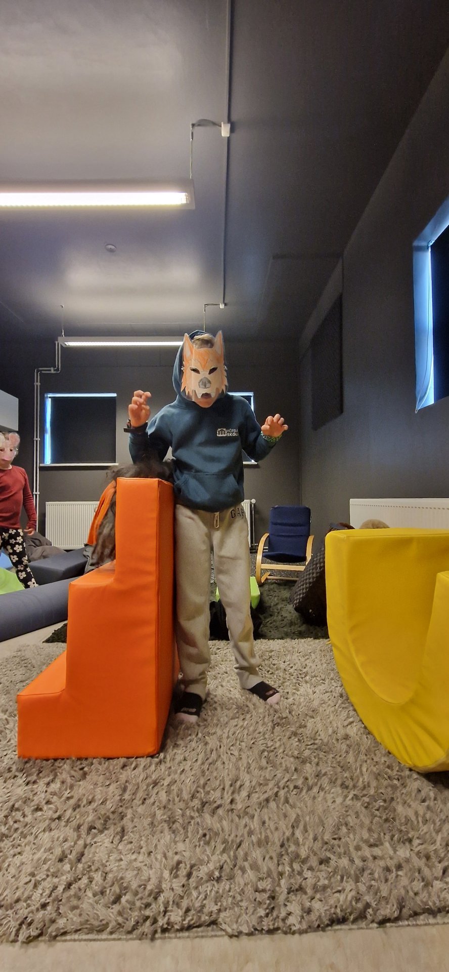 Sviðslistir á yngsta stigi - grímugerð