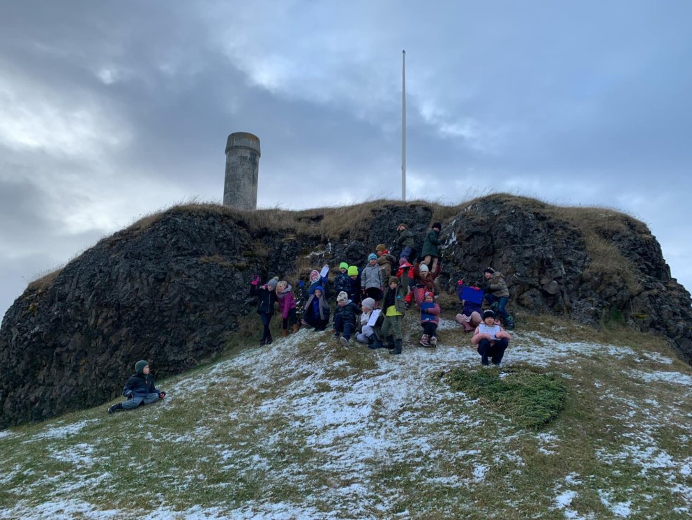 Nemendur á yngsta stigi í fuglaskoðunarferð